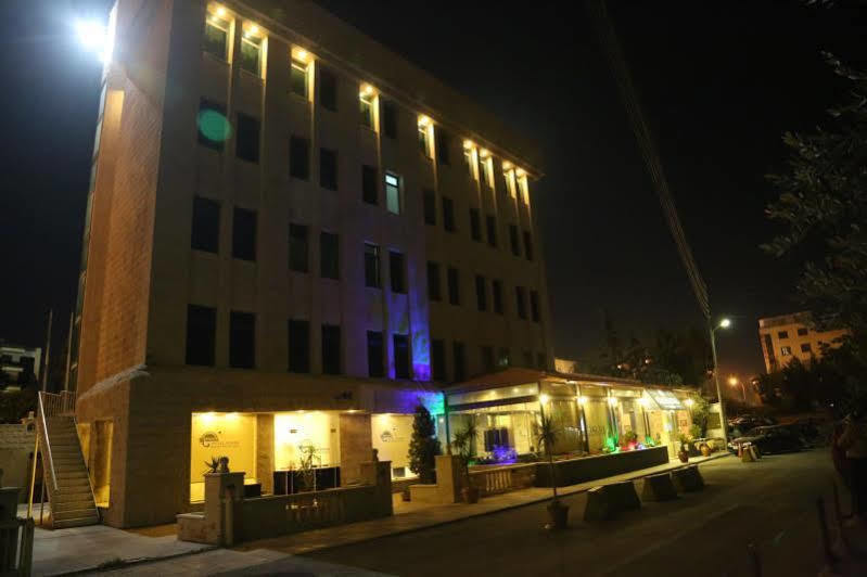 Rozana Hotel อัมมาน ภายนอก รูปภาพ